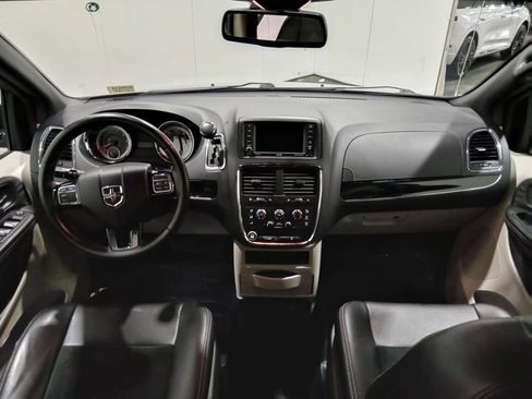 Used 2018 Dodge Grand Caravan SXT FWD image 14