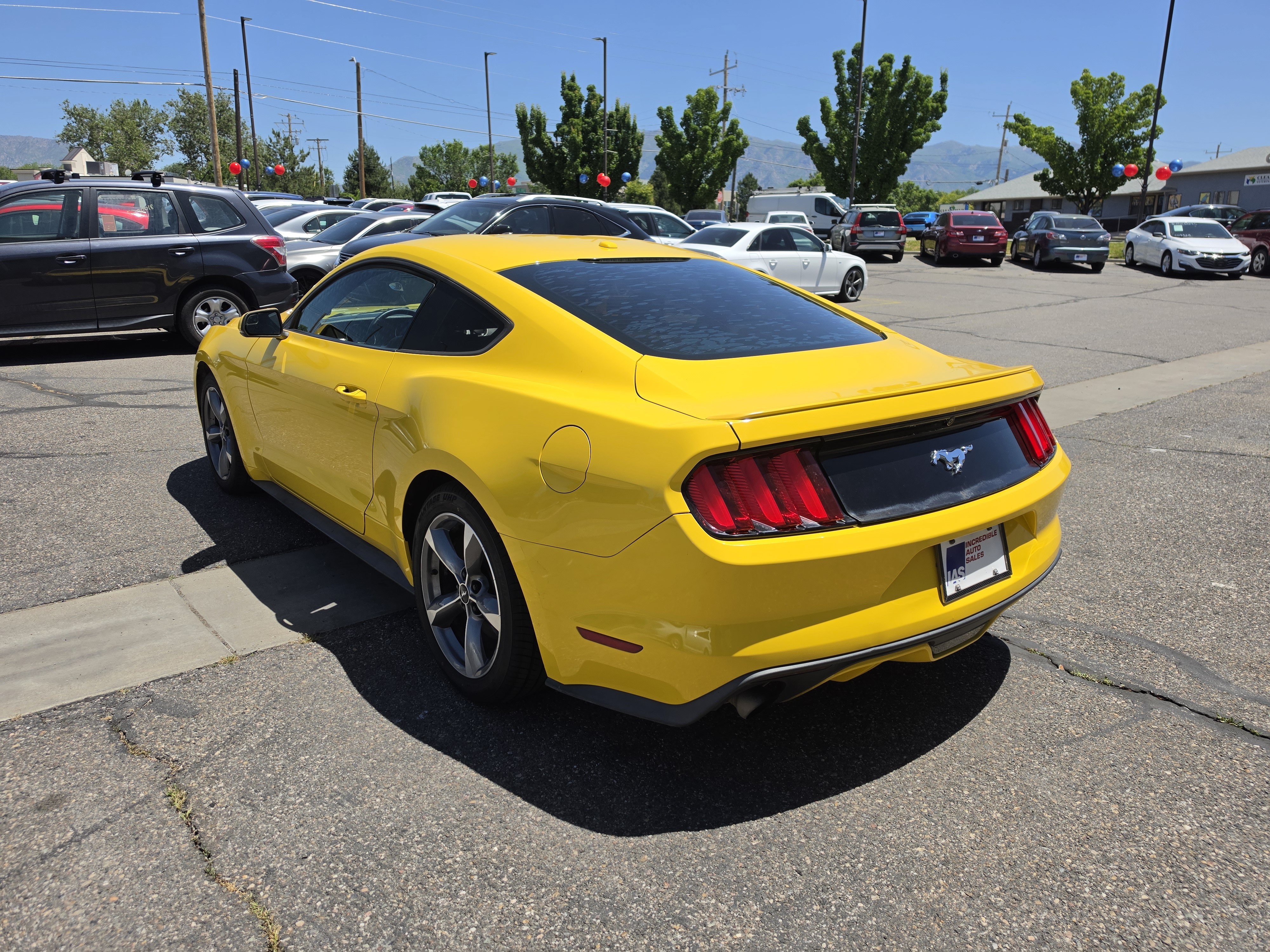 Used 2016 Ford Mustang Premium RWD image 4