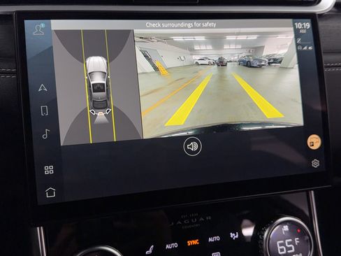 Used 2022 Jaguar XF R-Dynamic SE image 24