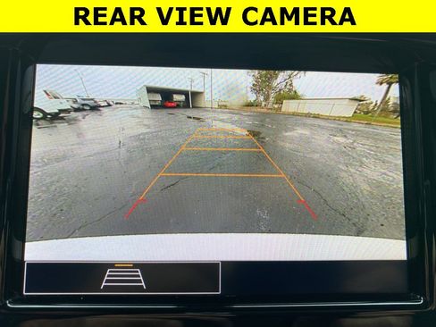 Used 2021 Chevrolet Traverse LS image 9