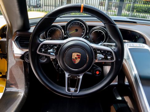 Used 2015 Porsche 918 Spyder AWD/4WD image 35