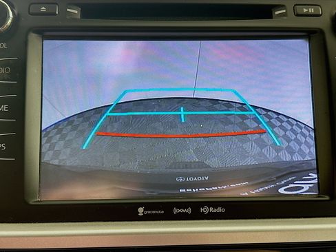 Used 2019 Toyota Highlander XLE image 23