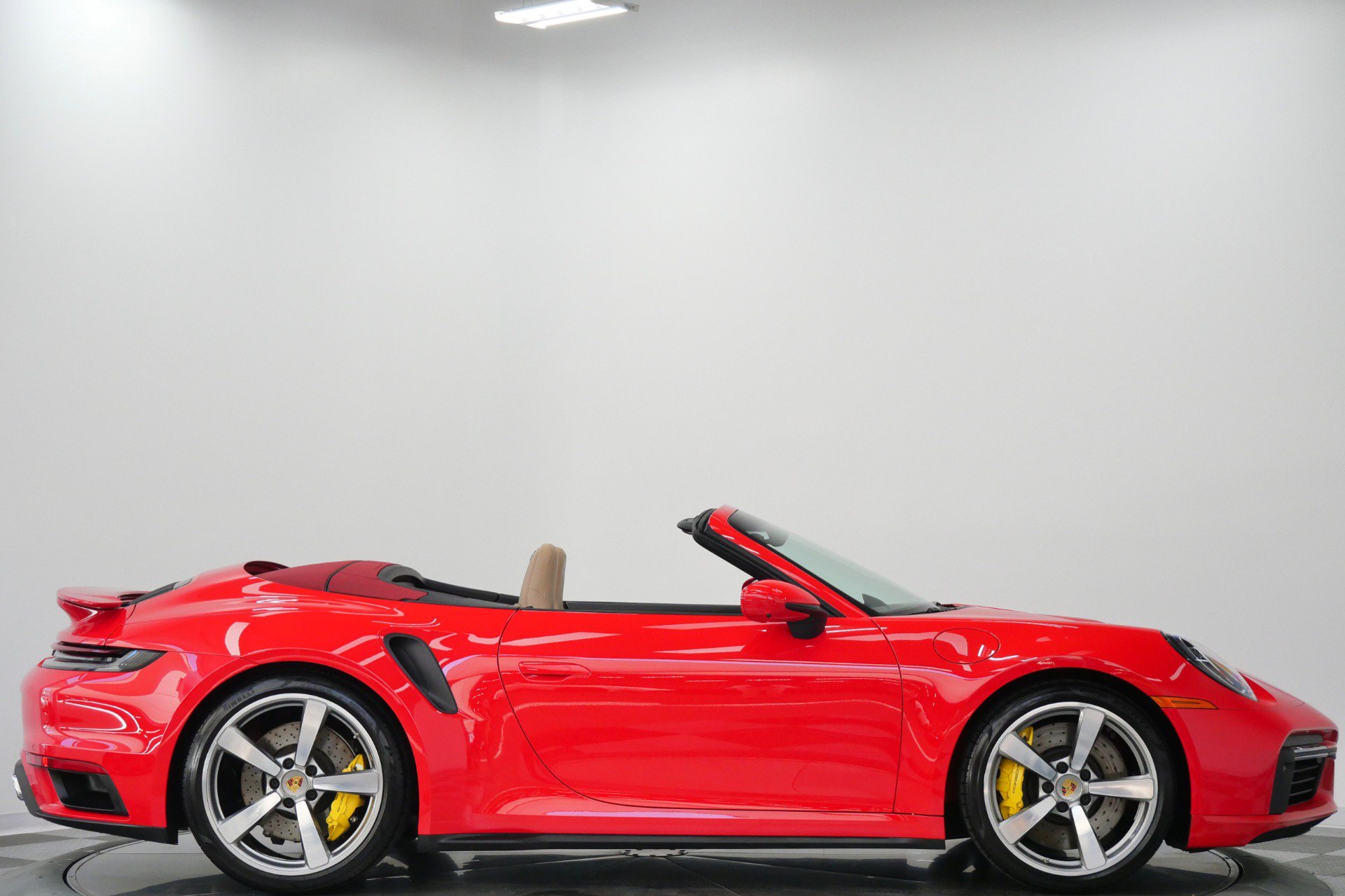 Used 2023 Porsche 911 Cabriolet AWD/4WD image 54