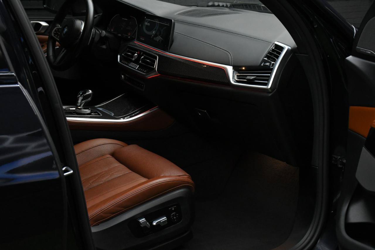 Used 2021 BMW X5 M50i w/ Executive Package AWD/4WD image 39