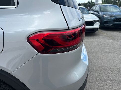 Used 2021 Mercedes-Benz GLB 250 4MATIC w/ Premium Package image 16