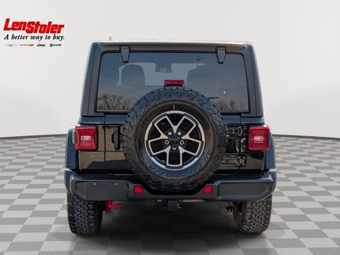 Used 2024 Jeep Wrangler Unlimited Rubicon AWD/4WD image 4