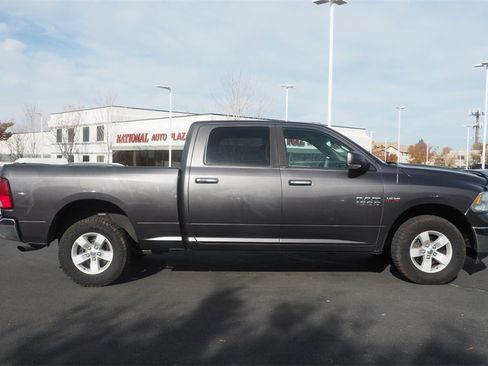 Used 2016 RAM 1500 Classic SLT w/ Luxury Group image 4