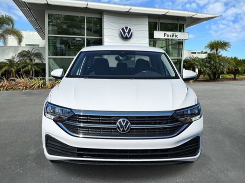 Used 2022 Volkswagen Jetta S image 2