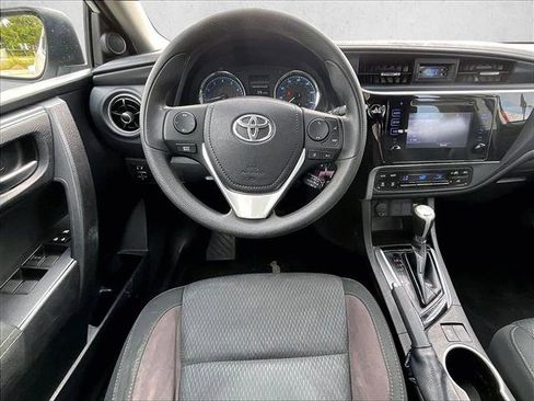 Used 2019 Toyota Corolla LE image 7