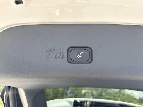 New 2026 Lincoln Nautilus Premier AWD/4WD image 14