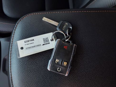 Used 2021 GMC Canyon AT4 image 11