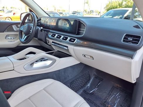 Used 2020 Mercedes-Benz GLE 350 4MATIC w/ Premium Package image 26
