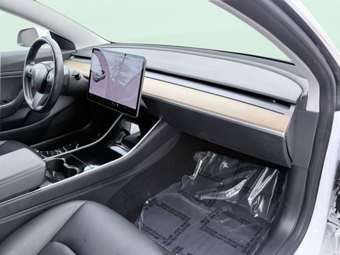 Used 2018 Tesla Model 3 Mid Range image 46