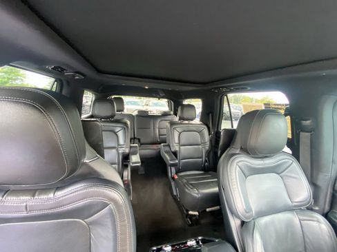 Used 2018 Lincoln Navigator Reserve w/ Technology Package AWD/4WD image 31