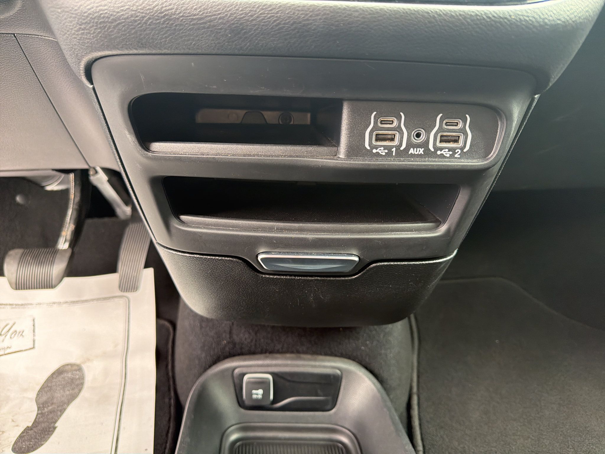 Used 2025 Chrysler Pacifica Select FWD image 15
