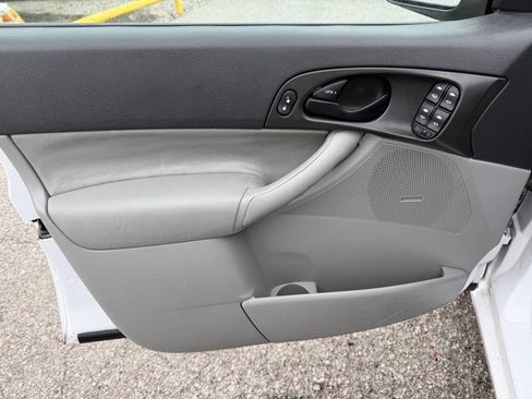 Used 2007 Ford Focus S image 12