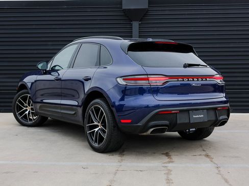 Certified 2023 Porsche Macan image 3