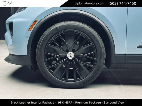 Used 2025 Porsche Macan 4 Electric AWD/4WD image 44