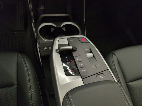 Used 2025 BMW X1 xDrive28i w/ Technology Package AWD/4WD image 20