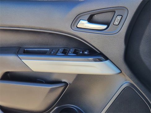 Used 2022 Chevrolet Colorado LT w/ LT Convenience Package image 20