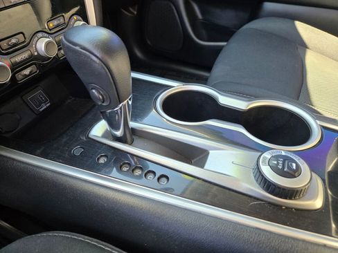 Used 2019 Nissan Pathfinder SV image 27