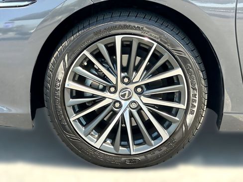 Certified 2023 Lexus ES 300h w/ Premium Package FWD image 13