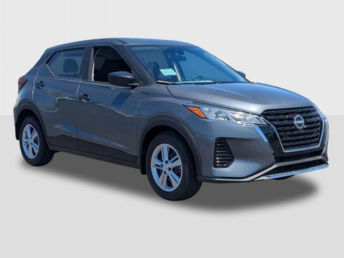 New 2025 Nissan Kicks Play S image 7