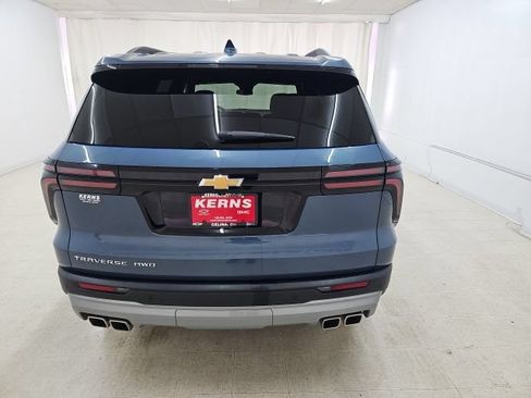 Used 2025 Chevrolet Traverse LT AWD/4WD image 17