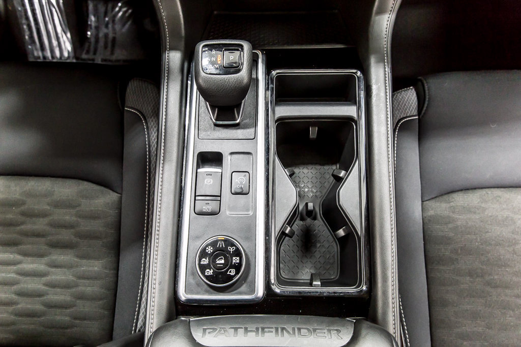 Used 2025 Nissan Pathfinder SV AWD/4WD image 21
