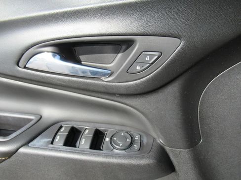 Used 2019 Chevrolet Equinox Premier FWD image 20