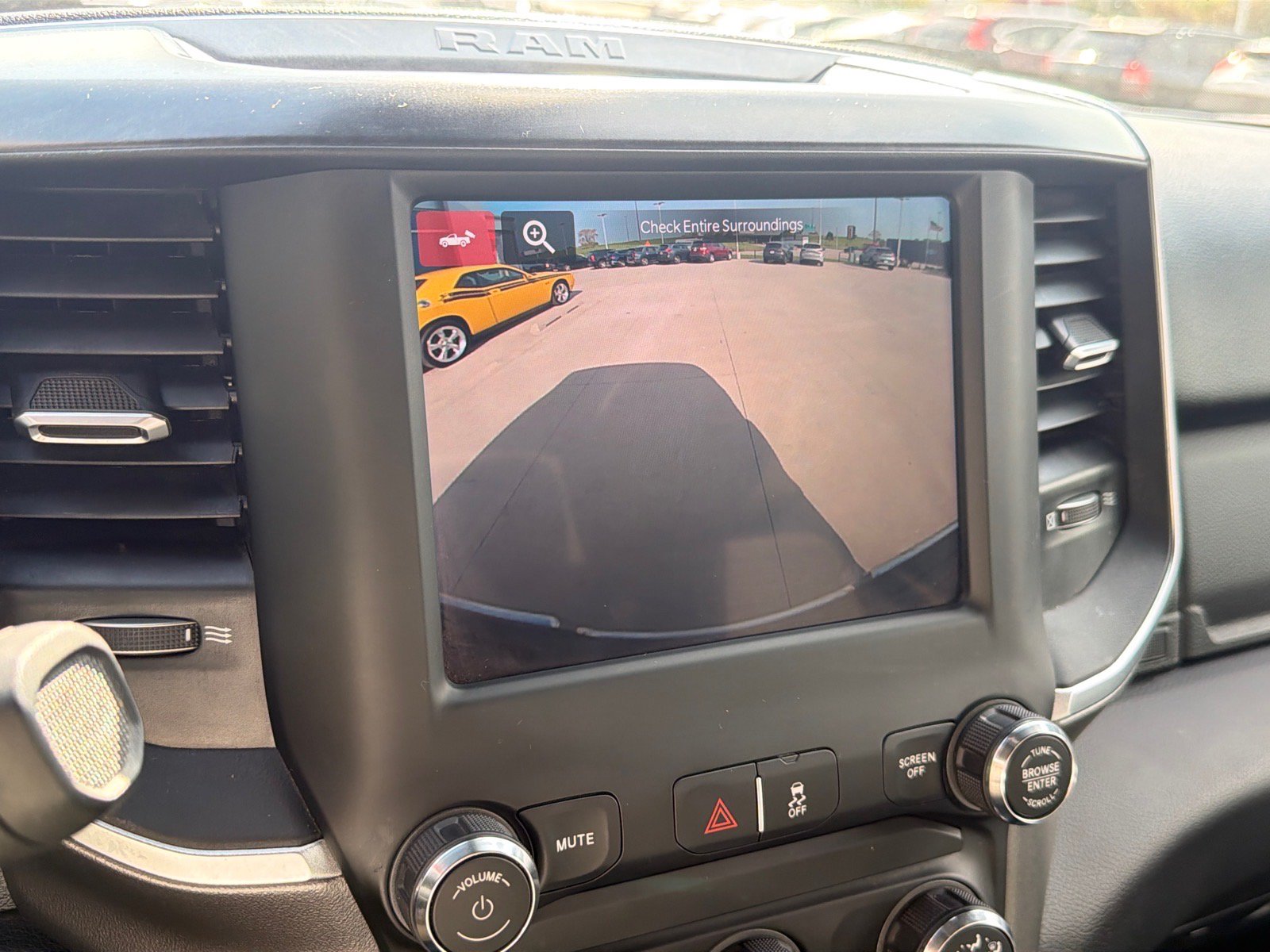 Used 2024 RAM 3500 Big Horn AWD/4WD image 17