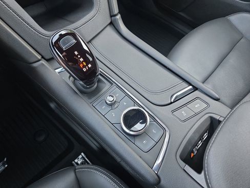 Used 2022 Cadillac XT6 Sport w/ Technology Package image 16