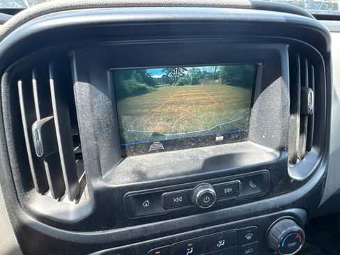 Used 2019 Chevrolet Colorado W/T w/ WT Convenience Package AWD/4WD image 9
