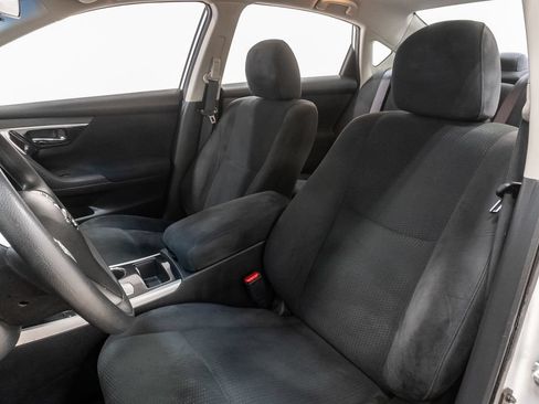 Used 2014 Nissan Altima 2.5 S w/ Display Audio Package FWD image 9