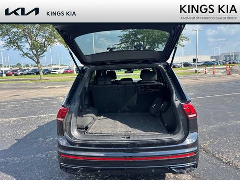 Used 2023 Volkswagen Tiguan SE R-Line AWD/4WD image 11