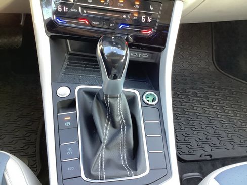 New 2025 Volkswagen Jetta SE image 16