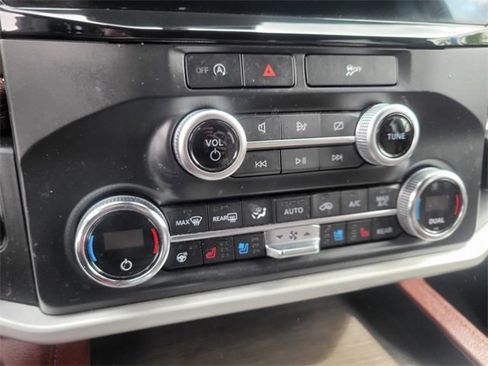 Certified 2022 Ford Expedition Limited image 28