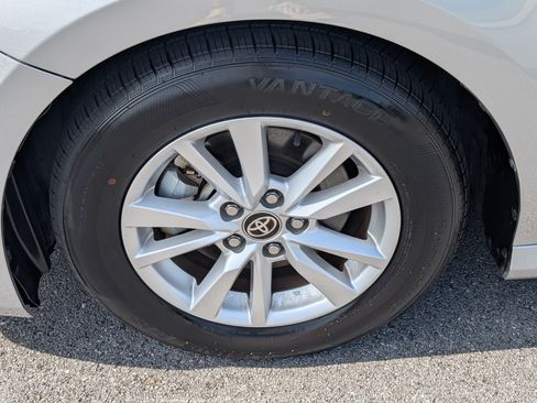 Used 2025 Toyota Camry LE FWD image 25