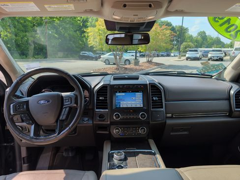Used 2019 Ford Expedition Limited w/ Equipment Group 301A AWD/4WD image 11