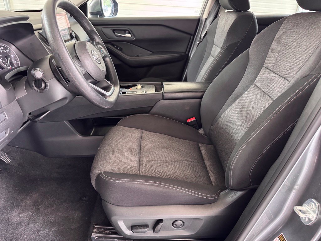 Used 2024 Nissan Rogue SV FWD image 8