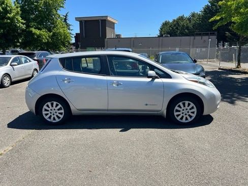 Used 2016 Nissan Leaf S w/ Charger Package FWD image 6