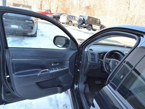 Used 2024 Mitsubishi Outlander Sport SE image 15