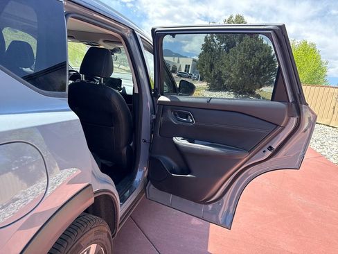 Used 2022 Nissan Rogue Platinum w/ Head-Up Display Package AWD/4WD image 21