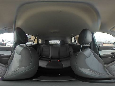 Used 2025 Chevrolet Trax LT FWD image 41