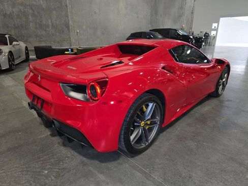 Used 2019 Ferrari 488 Spider image 4