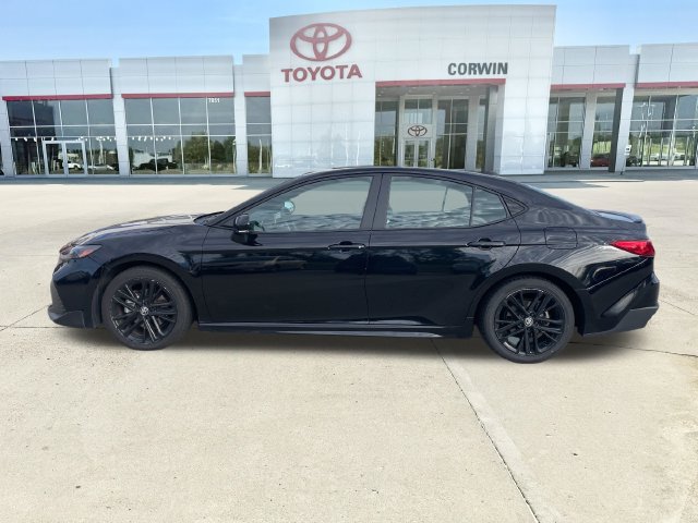 Used 2025 Toyota Camry SE FWD image 2