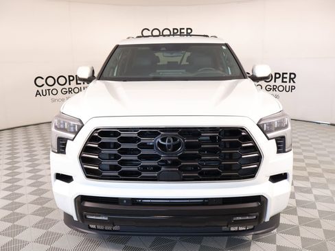 Used 2024 Toyota Sequoia Platinum AWD/4WD image 9