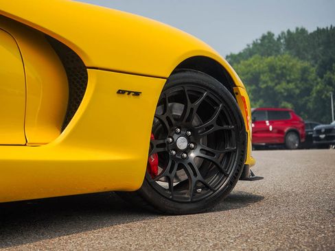 Used 2013 SRT Viper GTS w/ GTS Laguna Interior Pkg RWD image 14