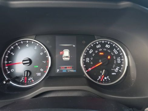 Used 2022 Toyota RAV4 XLE w/ Convenience Package FWD image 22