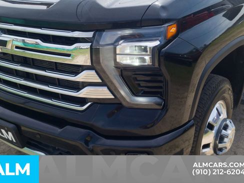 Used 2024 Chevrolet Silverado 3500 High Country w/ High Country Premium Package image 11